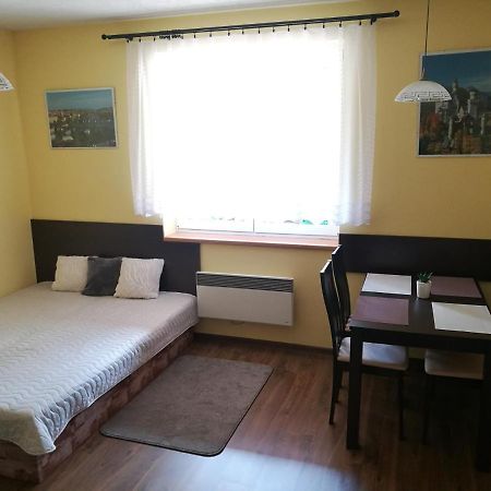 Apartman 66 V Tichej Lokalite ลิฟตอฟสกีมิคูลาช ภายนอก รูปภาพ